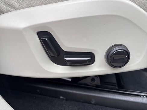 Certified 2023 Volvo XC90 B5 Plus w/ Protection Package Premier image 40