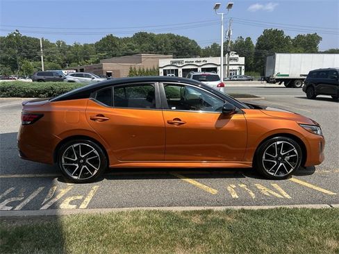 Used 2024 Nissan Sentra SR image 9