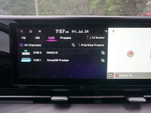 Used 2024 Kia Carnival EX FWD image 11