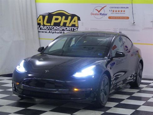 Used 2023 Tesla Model 3 Standard Range RWD image 3