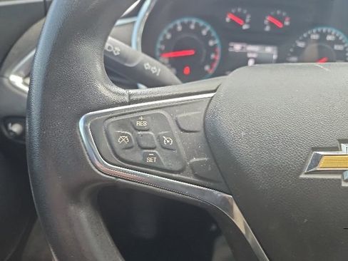 Used 2017 Chevrolet Malibu LT FWD image 19