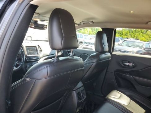 Used 2019 Jeep Cherokee Trailhawk w/ Comfort & Convenience Group AWD/4WD image 9