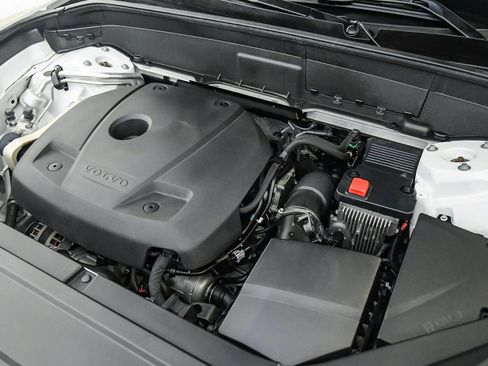 Certified 2022 Volvo XC90 T5 Momentum AWD/4WD image 29