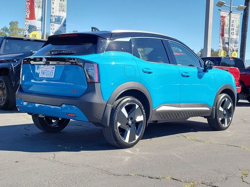 Certified 2025 Nissan Kicks SR FWD image 32