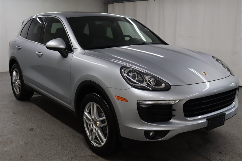 Used 2016 Porsche Cayenne AWD/4WD image 1