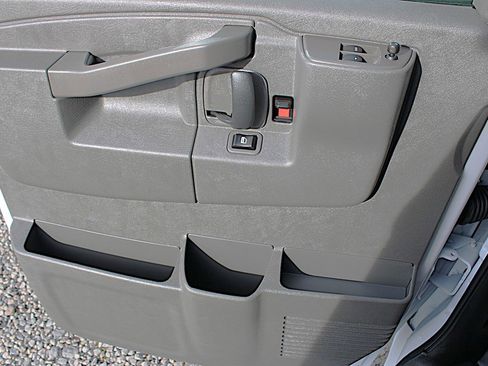 Used 2025 Chevrolet Express 2500 Extended w/ Communications Package image 24