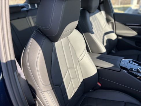 Used 2025 BMW 530i xDrive w/ M Sport Package image 24