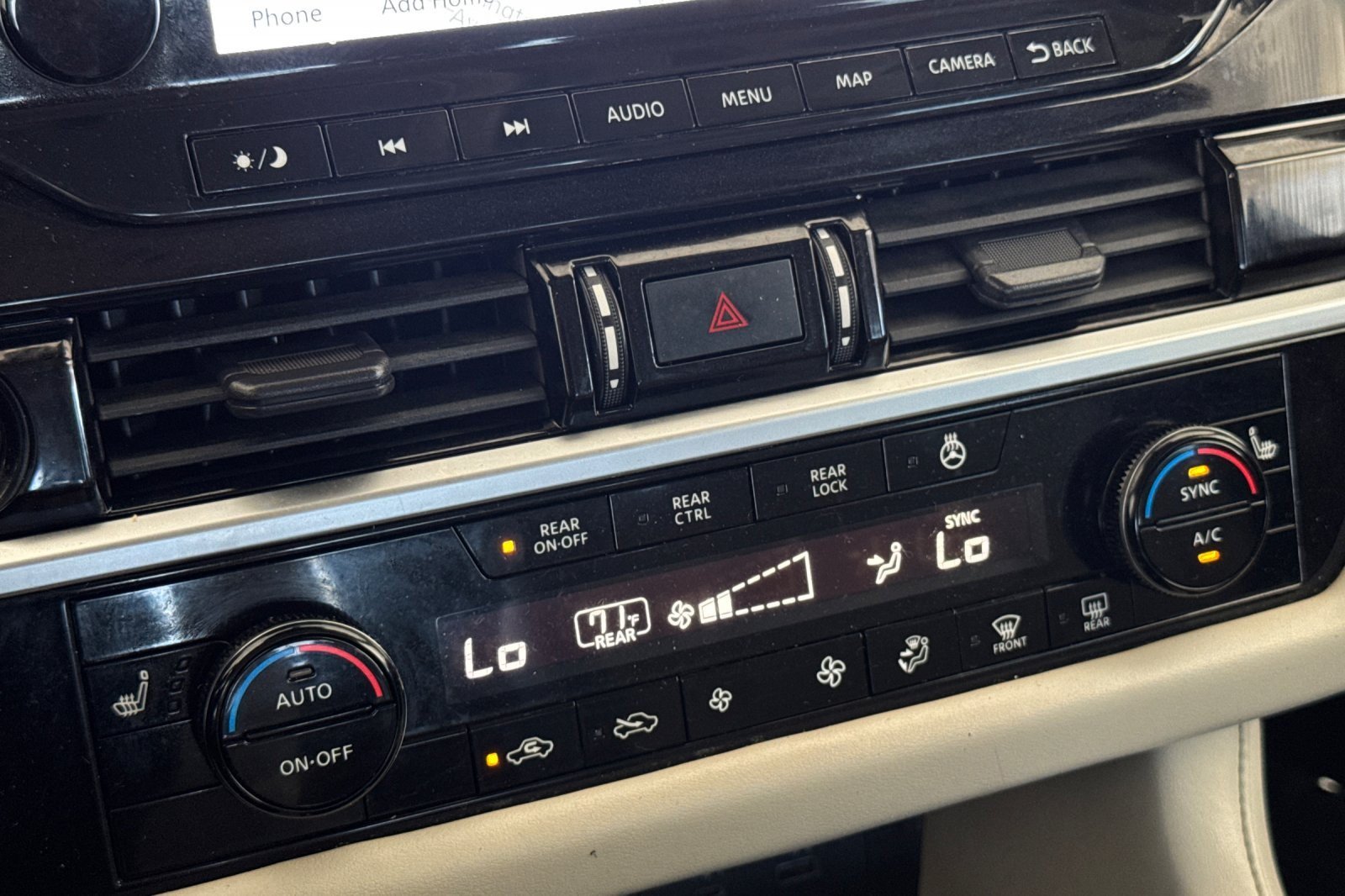 Used 2022 Nissan Pathfinder SL FWD image 21