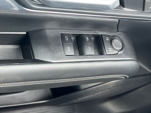 Used 2025 GMC Terrain Elevation image 22