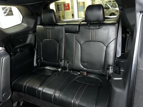Used 2025 Honda Pilot TrailSport image 15