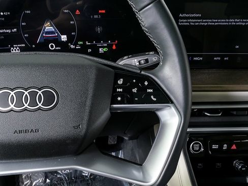 Used 2025 Audi Q5 Premium Plus w/ Premium Plus image 11