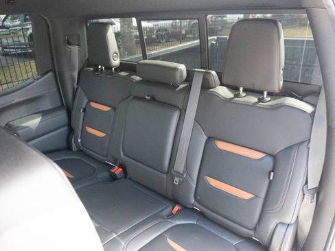 Used 2021 GMC Sierra 1500 AT4 w/ AT4 Premium Package AWD/4WD image 27