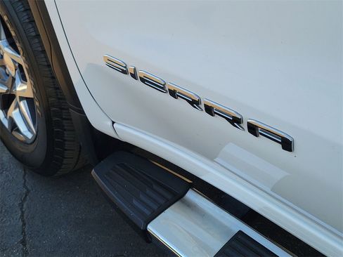 Certified 2022 GMC Sierra 1500 SLT w/ SLT Premium Plus Package image 31