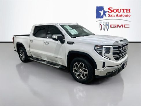 Used 2022 GMC Sierra 1500 SLT w/ SLT Premium Package AWD/4WD image 1