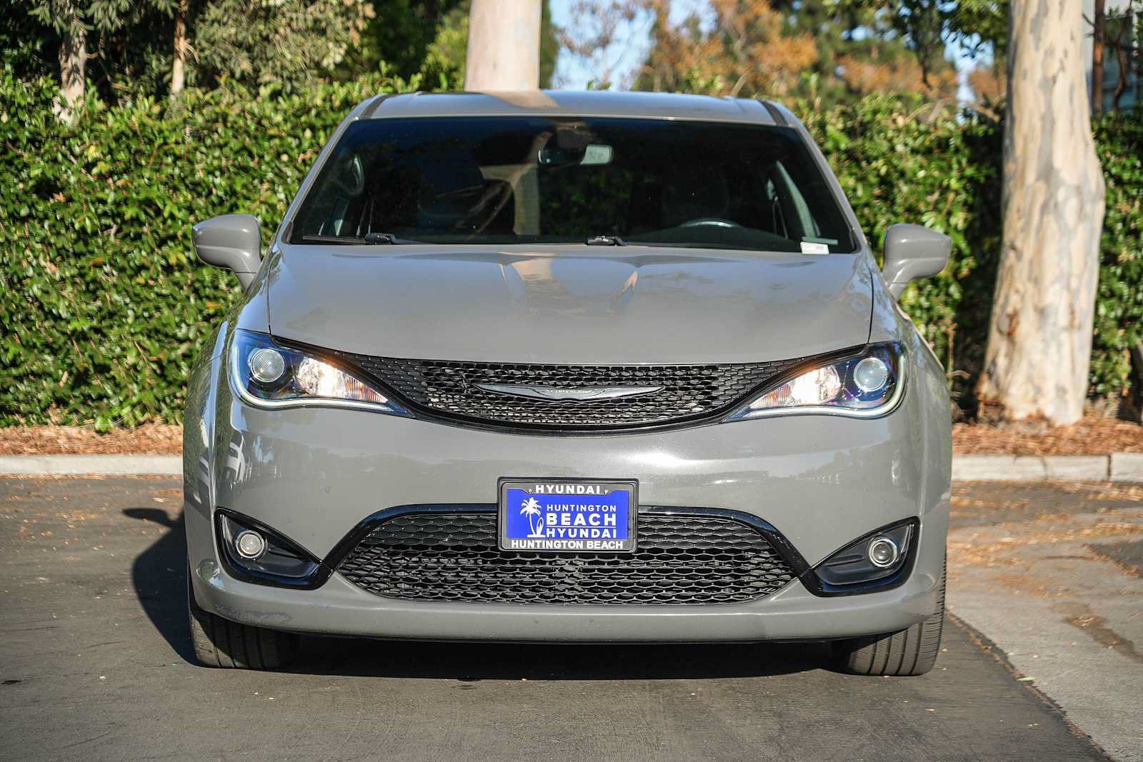 Used 2020 Chrysler Pacifica Touring w/ S Appearance Package FWD image 4