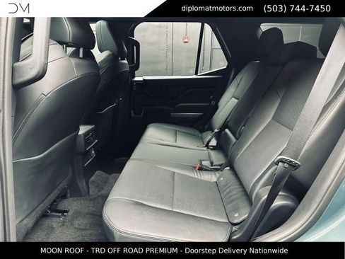 Used 2025 Toyota 4Runner TRD Off-Road Premium AWD/4WD image 23
