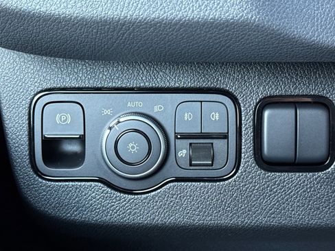 Used 2025 Mercedes-Benz Sprinter 2500 image 29