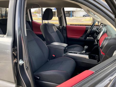 Used 2021 Toyota Tacoma SR5 image 8