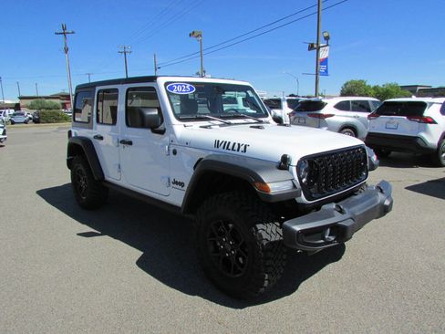 Used 2025 Jeep Wrangler Unlimited Sport AWD/4WD image 5