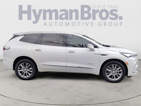 Used 2023 Buick Enclave Avenir w/ Avenir Technology Package image 2