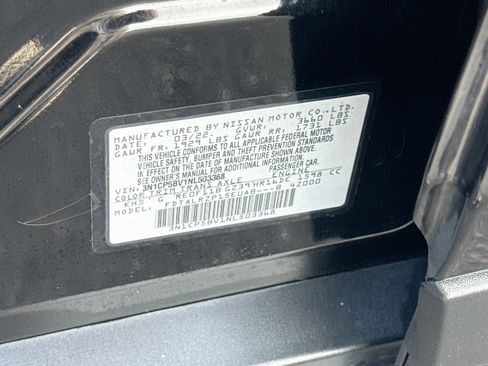 Used 2022 Nissan Kicks S FWD image 32