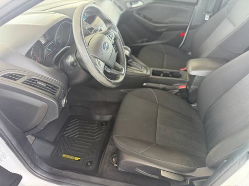 Used 2018 Ford Focus SE FWD image 9
