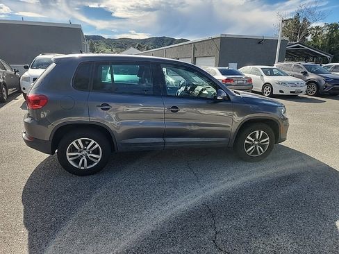 Used 2013 Volkswagen Tiguan S image 6