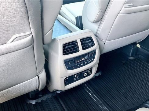 Used 2019 Honda Pilot Touring image 33