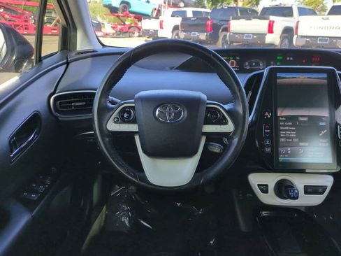 Certified 2018 Toyota Prius Four Touring FWD image 15