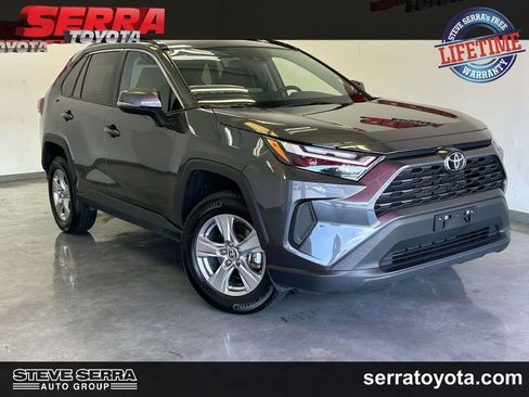 Used 2025 Toyota RAV4 XLE AWD/4WD image 1