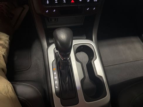 Used 2022 Chevrolet Colorado ZR2 w/ ZR2 Midnight Special Edition image 16