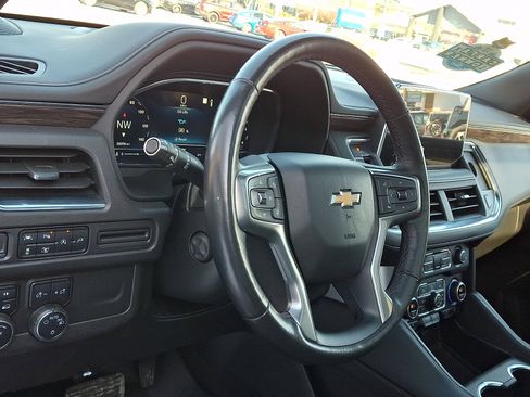 Used 2022 Chevrolet Tahoe LT w/ Luxury Package image 17