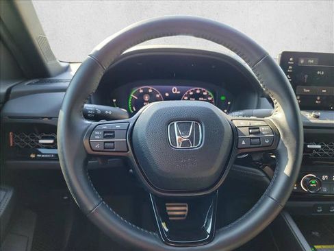 Used 2025 Honda Accord Sport image 16