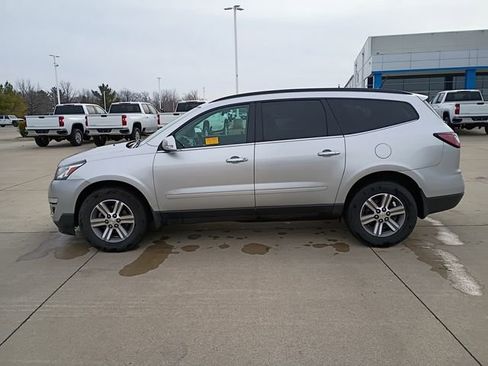 Used 2015 Chevrolet Traverse LT image 4