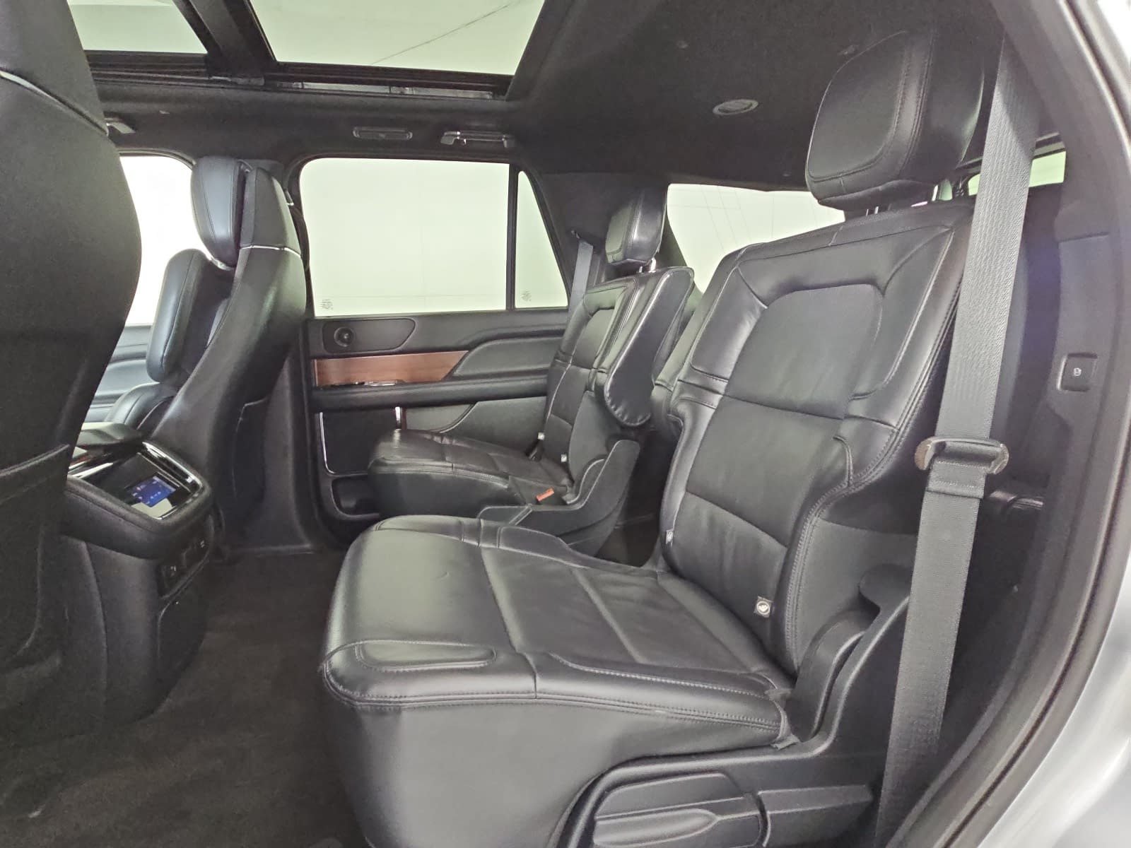 Used 2023 Lincoln Navigator Reserve AWD/4WD image 14