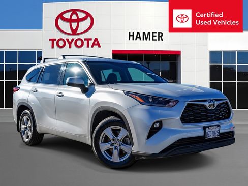 Certified 2022 Toyota Highlander LE image 1