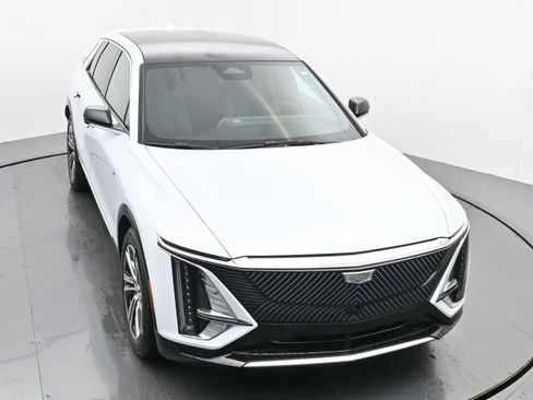 New 2026 Cadillac Lyriq Luxury image 30