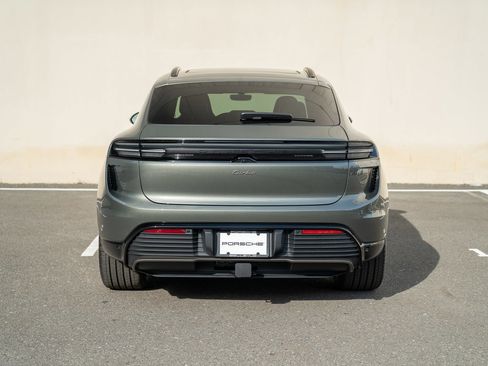 New 2025 Porsche Macan Turbo Electric image 7