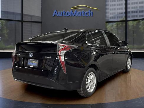 Used 2017 Toyota Prius Two w/ Carpet Mat Package image 9