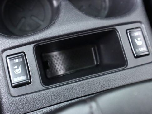 Used 2020 Nissan Rogue SV w/ Premium Package FWD image 27