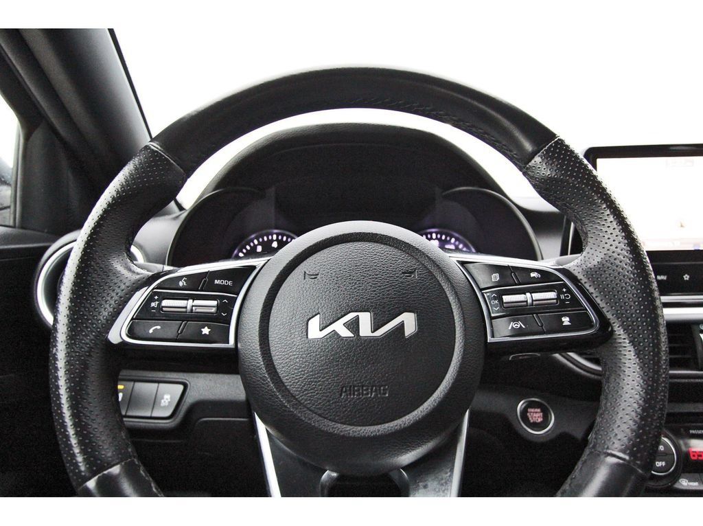 Used 2023 Kia Forte GT-Line w/ GT-Line Technology Package FWD image 15