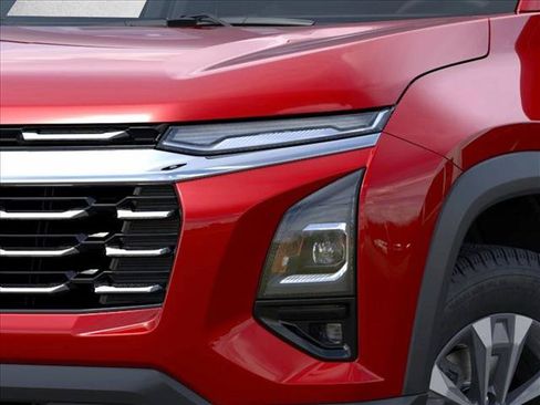 New 2026 Chevrolet Equinox LT w/ Safety and Technology Package FWD image 10