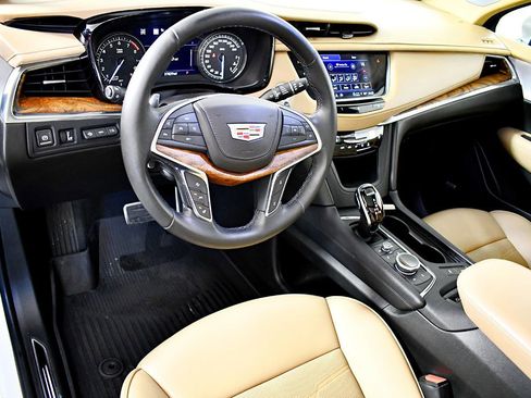 Used 2021 Cadillac XT5 Sportv w/ Platinum Package image 25