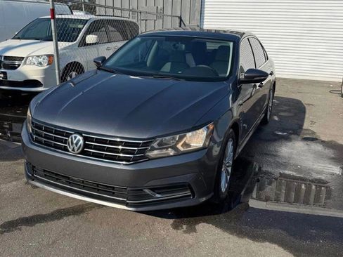 Used 2016 Volkswagen Passat 1.8T SE image 2