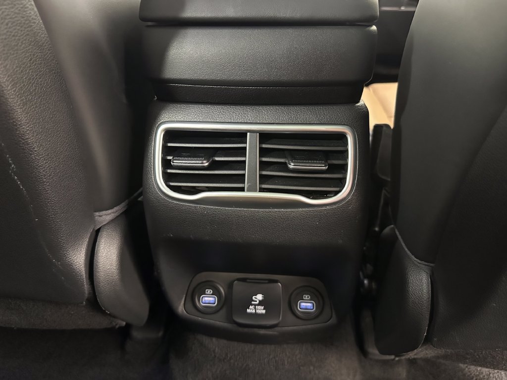 Used 2023 Hyundai Santa Fe Calligraphy AWD/4WD image 30