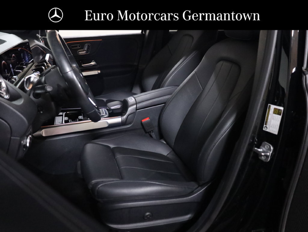 Used 2023 Mercedes-Benz GLB 250 4MATIC w/ Premium Package image 26