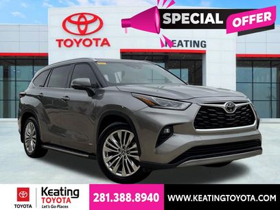 Certified 2025 Toyota Highlander Platinum