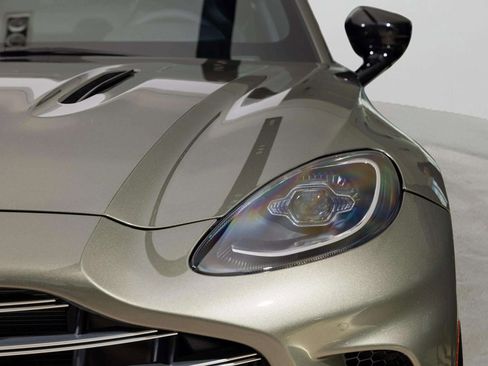 New 2026 Aston Martin DBX 707 image 43