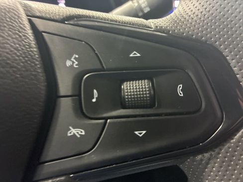 Used 2026 Chevrolet Trax LT FWD image 23