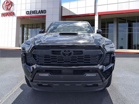 Used 2024 Toyota Tacoma TRD Sport w/ TRD Sport Upgrade Package AWD/4WD image 3